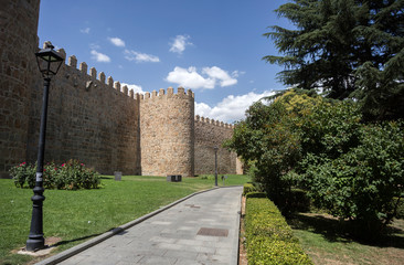 Fototapeta na wymiar Wonderful medieval outer wall that protects and surrounds the city of Avila