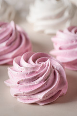 Obraz na płótnie Canvas White and pink russian marshmallows (zephyr)