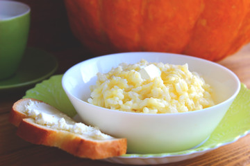 bowl of cereal with milk