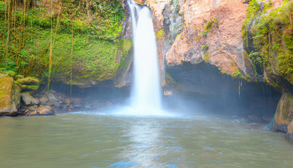 Fototapeta na wymiar Tegenungan Waterfall near Ubud in Bali, Indonesia 