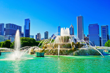 View of Buckingham Fountain at Grant Park in Chicago on a sunny day.