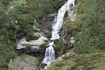 Fototapeta na wymiar Alpine Loop Waterfall