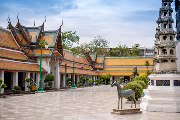 Fototapeta na wymiar Buddhist temple in Bangkok