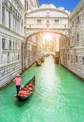 Printed roller blinds Bridge of Sighs Bridge of Sighs (Ponte dei Sospiri) and row of gondolas with gondoliers and Rio de Palazzo o de Canonica Canal from Riva degli Schiavoni in Venice, Italy, in sunrise morning light