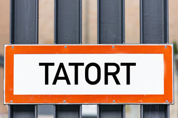 Hinweis Schild Tatort