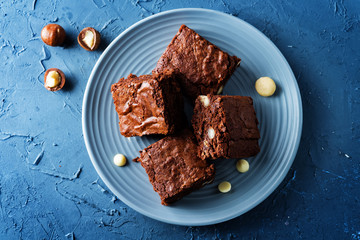 White chocolate macadamia brownie