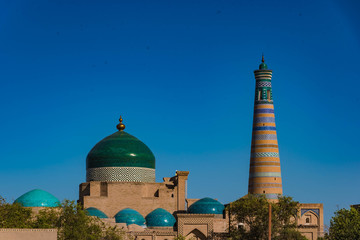 Fototapeta na wymiar Islam Khodja Minaret and Mosque in Khiva, Uzbekistan