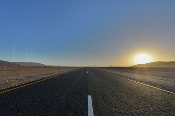 Obraz na płótnie Canvas horizon highway