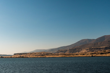 Fototapeta premium View of the Washington state side of the Columbia River that borders the state of Oregon