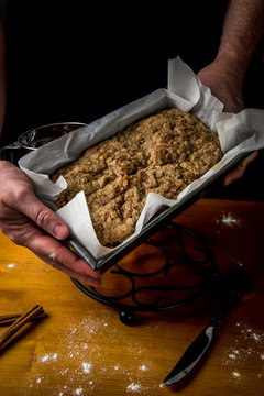 Hands holding bread