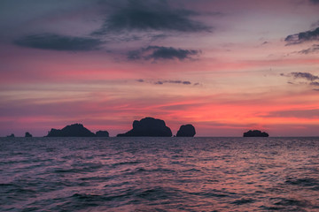 Obraz na płótnie Canvas Sunset in the sea