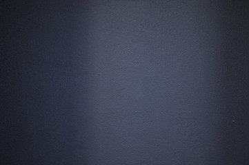 黒色に塗装した壁