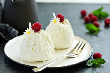 cake in the form of hats for Christmas.