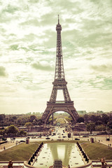 Obraz na płótnie Canvas The Iconic Eiffel Tower in Paris