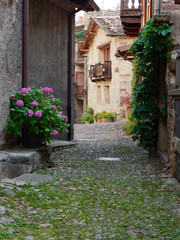 narrow street of a mountain italian village