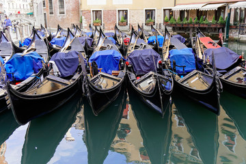 Fototapeta na wymiar Gondeln, Venedig, Venetien, Italien, Europa