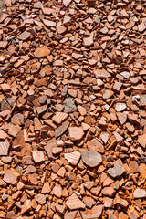 Ziegelbruch auf dem Feldweg