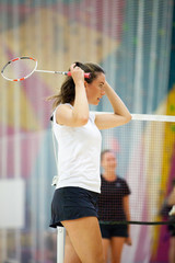faire du sport utiliser le badminton pour se dépenser avec sa raquette et son volant
