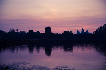 Fototapeta premium angkor wat at sunrise