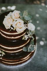 wedding cake with roses