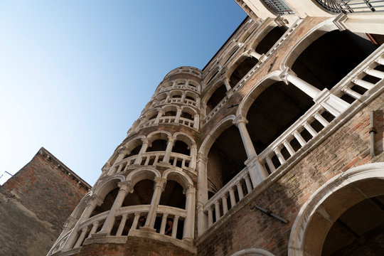 Contarini del Bovolo palace venice stairway