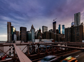 Obraz premium Widok na Manhattan z mostu Brooklyn