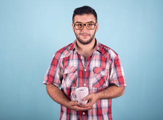 chico joven gafas selfie cara alegre enfermo feliz