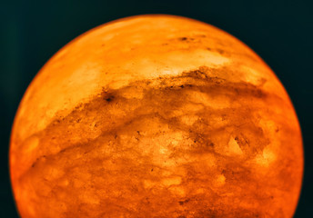 Lamp in the form of a planet or moon