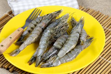 crevettes crues