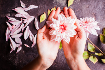 DIY making realistic flowers from foam material