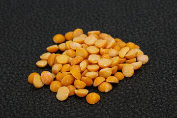Raw dry peas for cooking