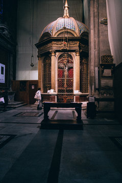 Small octagonal temple or chapel shrine in san martino's cathedral that  contains the most precious relic in Lucca,  il volto santo (Holy Face) of Lucca,a venerated wooden corpus (body) of a crucifix.