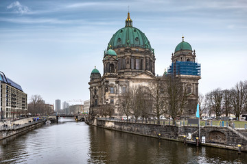 Fototapeta premium Urban scene with Berliner Dom and Spree river in Berlin