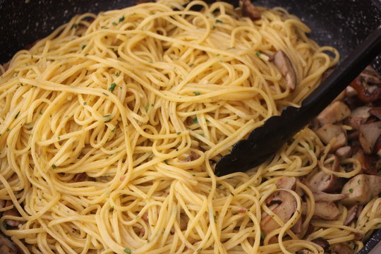 pasta spaghetti ai funghi porcini e ovoli