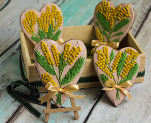 Gingerbread set for March 8 with Mimosa