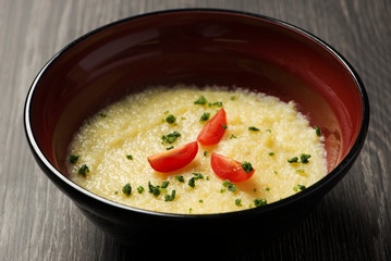 mashed potatoes with tomatoes and green smell