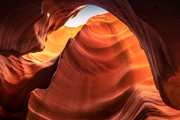 Contrast colors on the rock walls in Lower Antelope Canyon