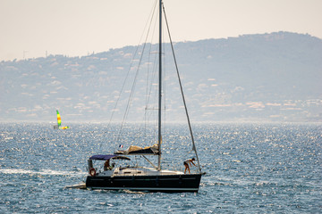 Boote auf dem Meer an der Cote d'azur