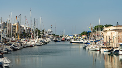 Fototapeta na wymiar Hafen mit Booten