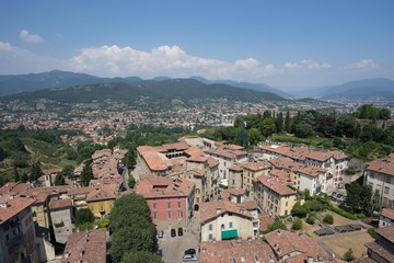 Fototapeta na wymiar Paysage de ville traditionnelle en Italie