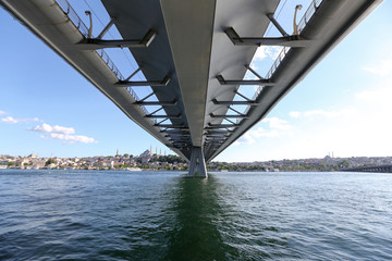 Fototapeta premium Golden Horn Metro Bridge in Istanbul, Turkey