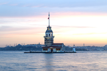 Fototapeta premium Maidens Tower in Istanbul, Turkey