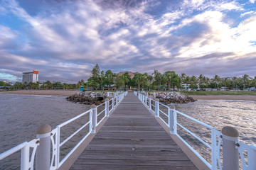 Obraz premium Long pier in Townsville, Queensland