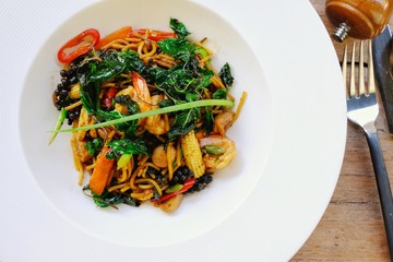 noodles with vegetables