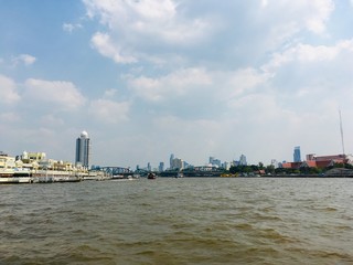 Fototapeta premium Chao Phraya river and city view, Bangkok, Thailand
