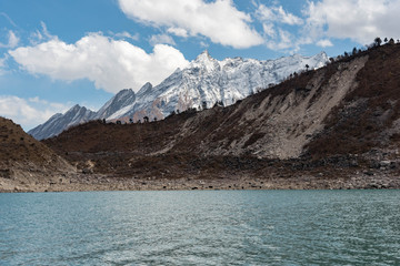 Obraz premium mountain around Birendra lake, manaslu, Nepal