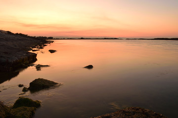 Fototapeta na wymiar sunset by the sea