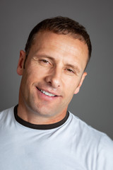 Obraz premium handsome muscle man