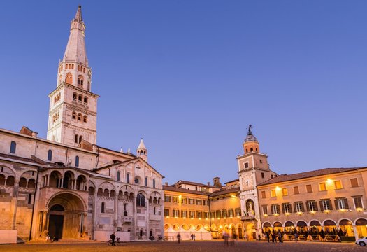 Blue hour, Piazza Grande, Cathedral of Modena with tower Torre Ghirlandina, Modena, Emilia-Romagna, Italy, Europe