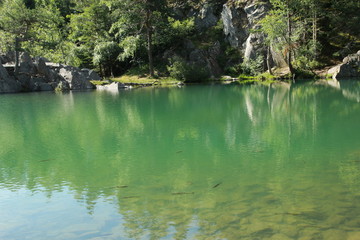 Le lac bleu en la Haute Loire